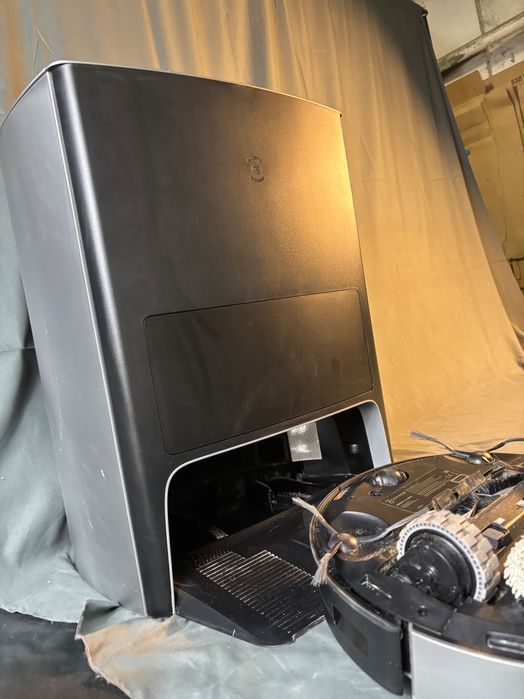Robot aspirator ECOVACS DEEBOT X1 OMNI cu funcție de spălare