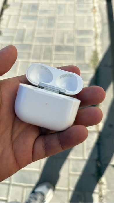 Продам кейс от Airpods 3 оригинал
