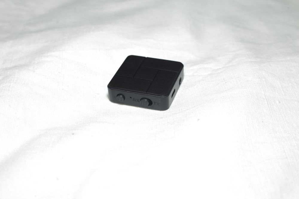 Adaptor Bluetooth 2 în 1 Audio 3.5mm Transmițător și Receiver Wireless