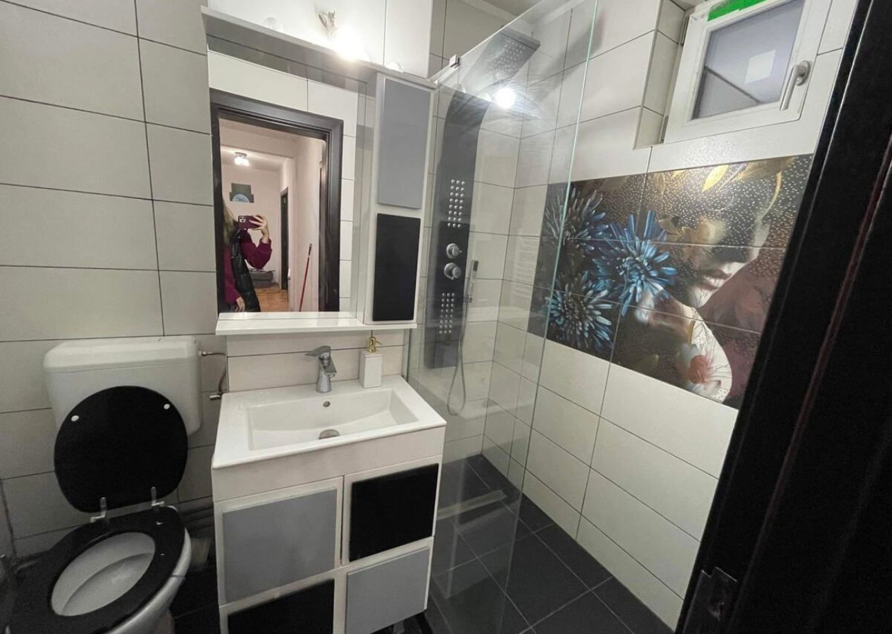 Apartament 3 camere zonă Facultatea de medicină