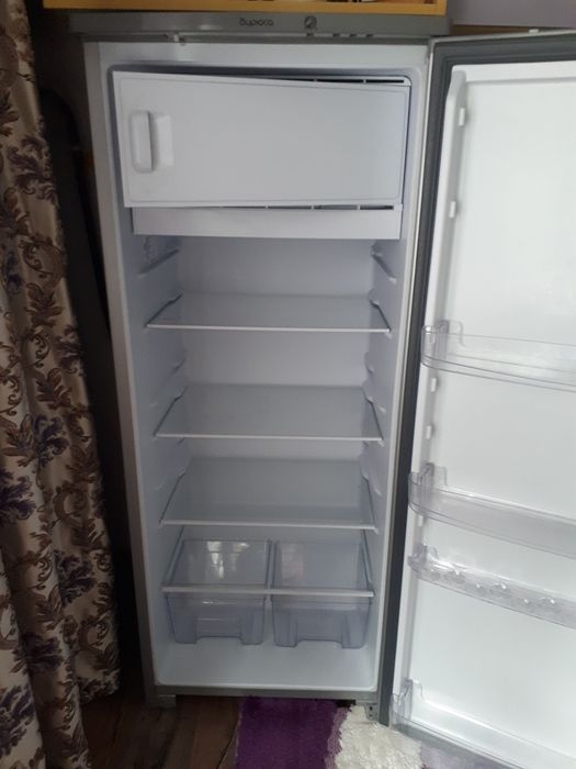 Холодильник Бирюса