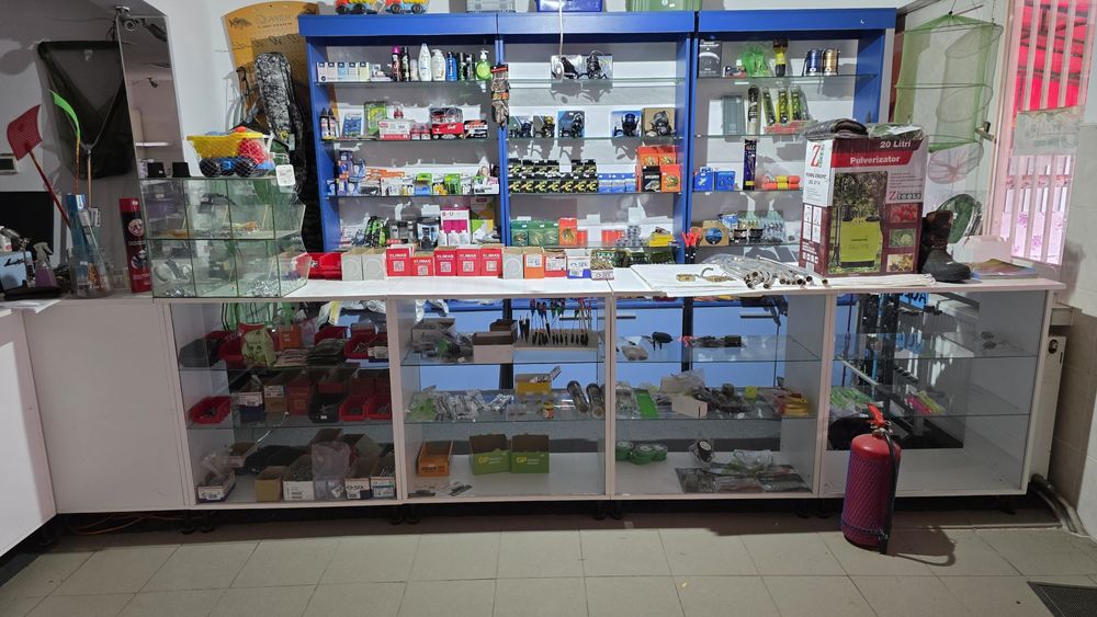 Rafturi cu sticla , metalice sau expozitoare