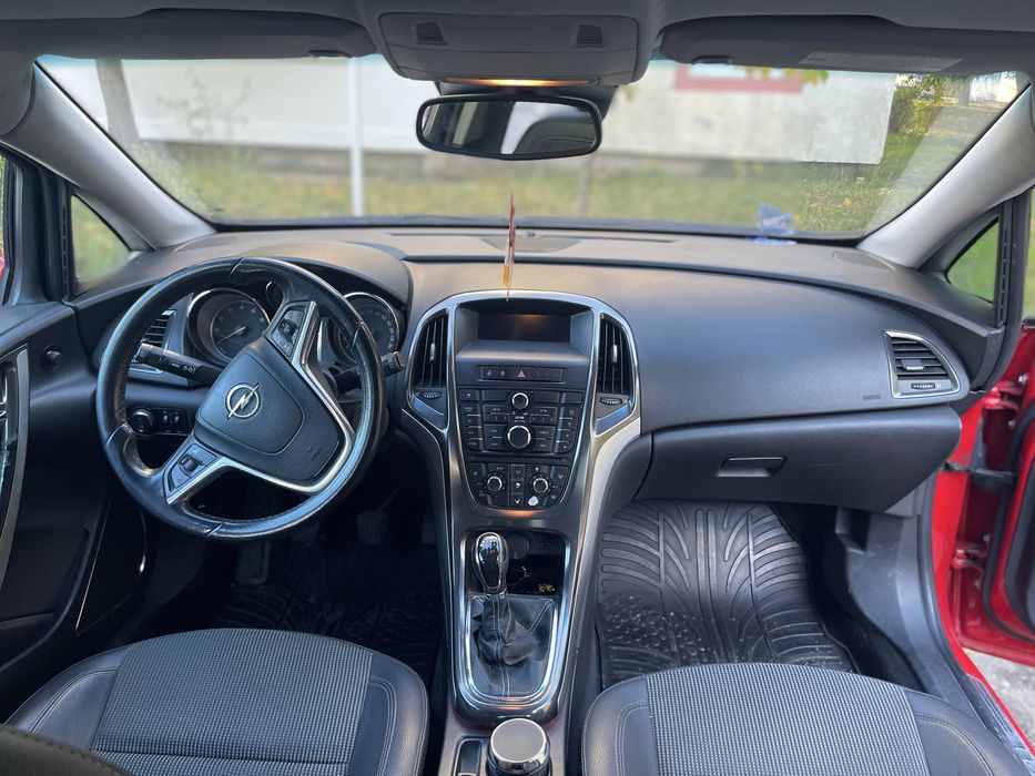 Opel astra J 2011 1.4 benzina proprietar