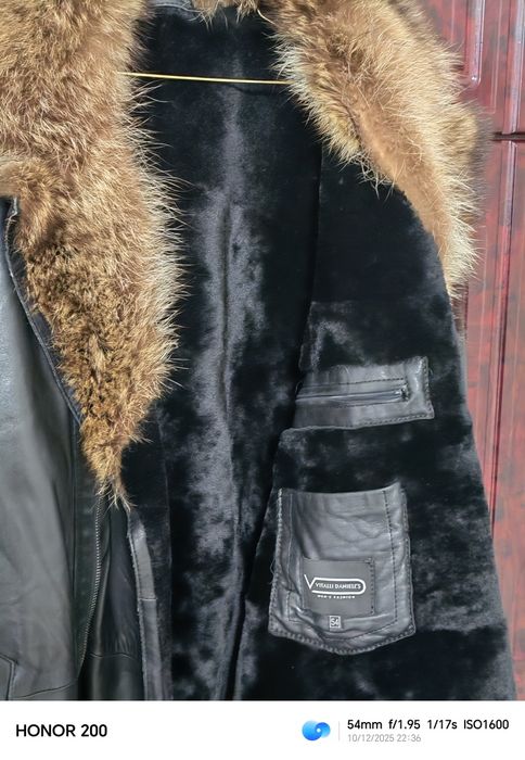 Кожаный зимная куртка продаётся