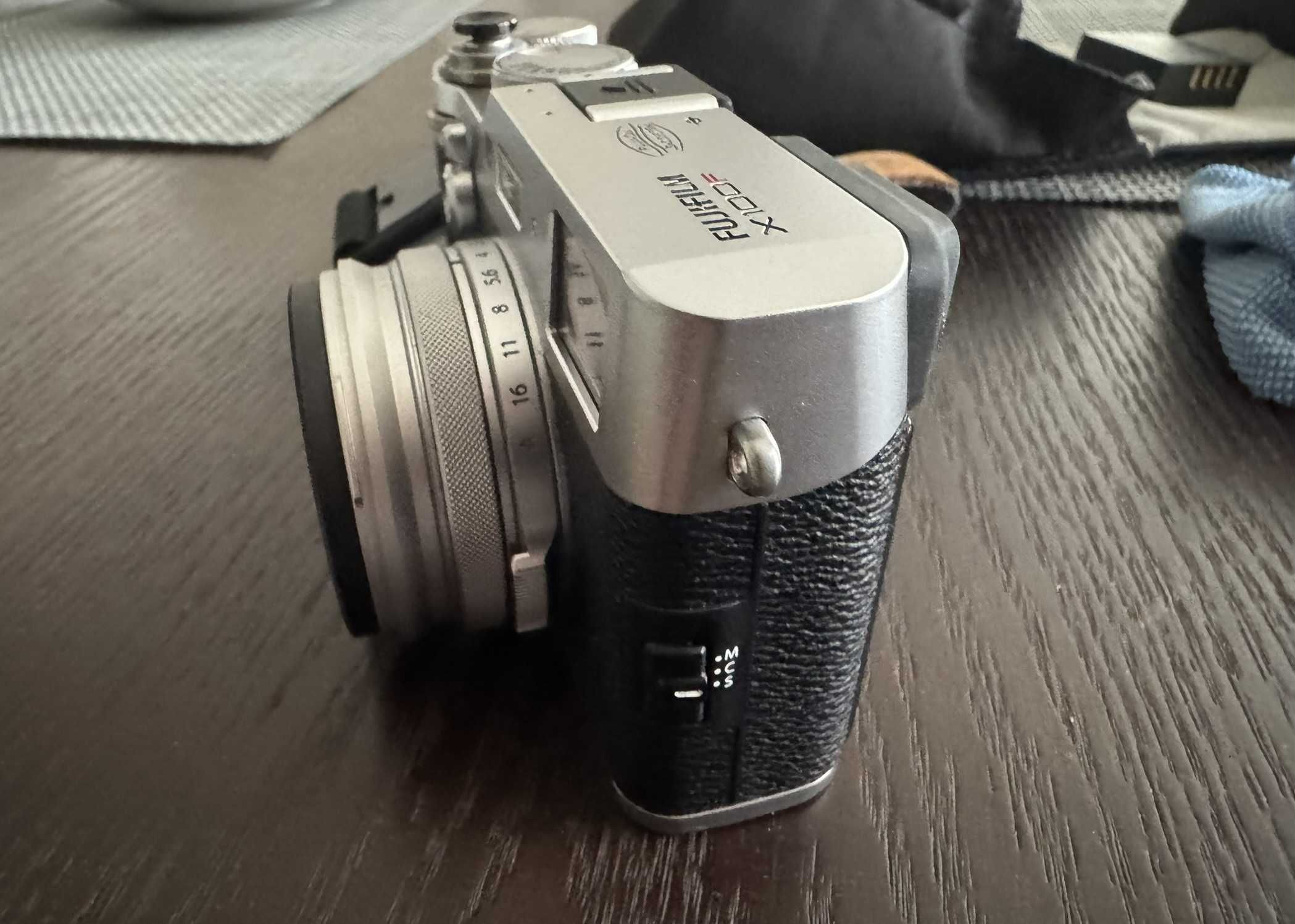 Фотоапарат Fujifilm X100F с аксесоари