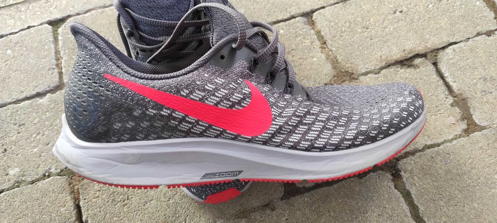 Nike de alergat 44 ca noi