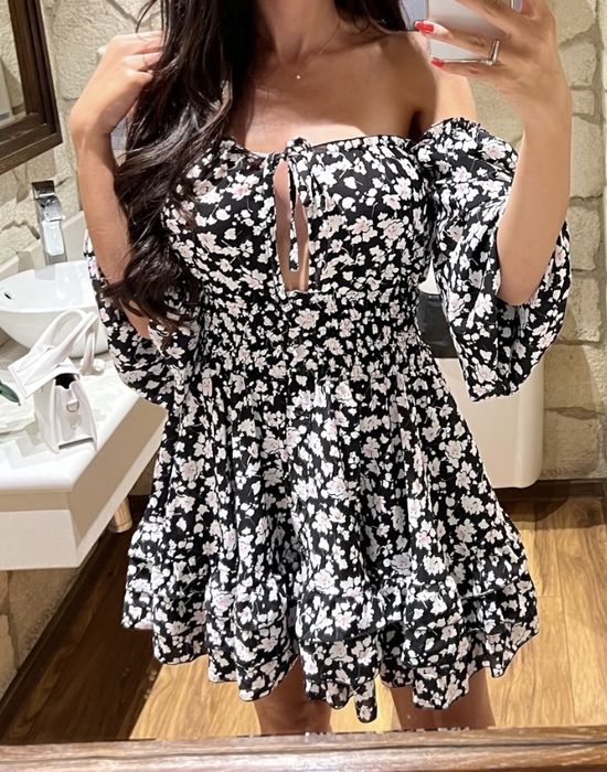 Рокля Евис на цветя