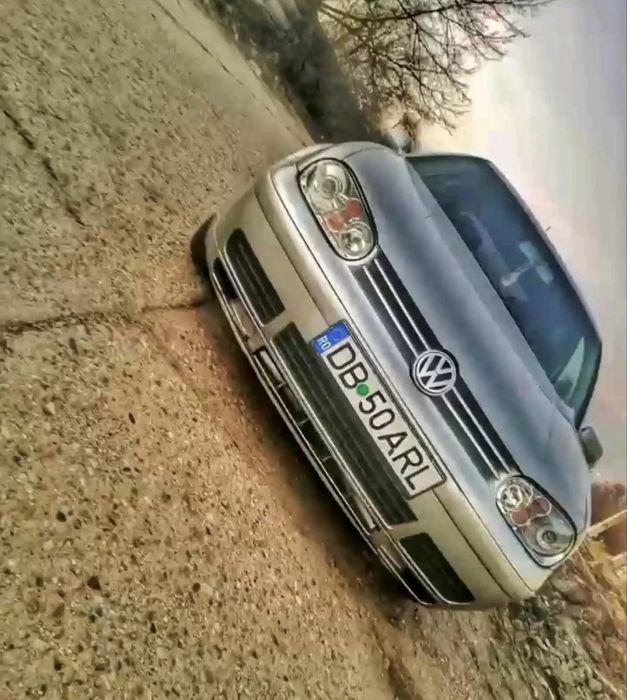 Vând VW Golf 4 .