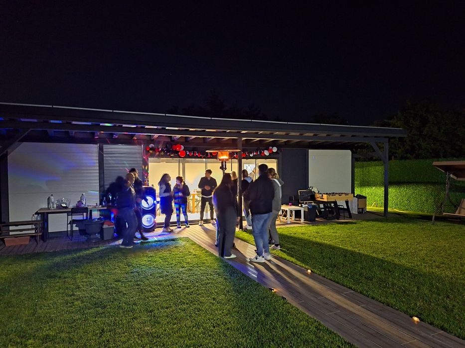 Loc de joaca / gradina / curte privata petreceri