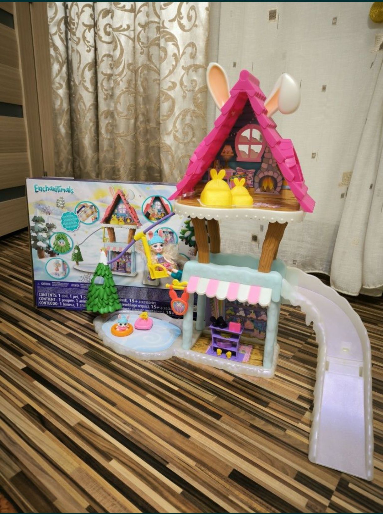 Enchantimals Cabana de Schi cu Bevy Bunny