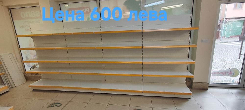 Дървен шкаф с плот