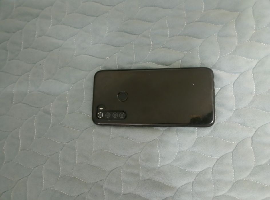 Редми ,ноут 8,64гиг,