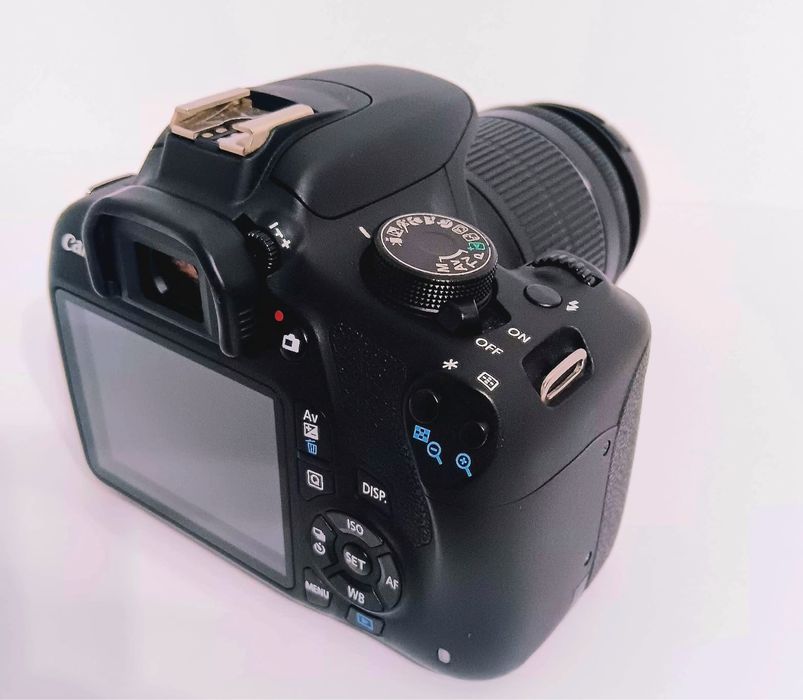 Aparat foto Canon 1200D