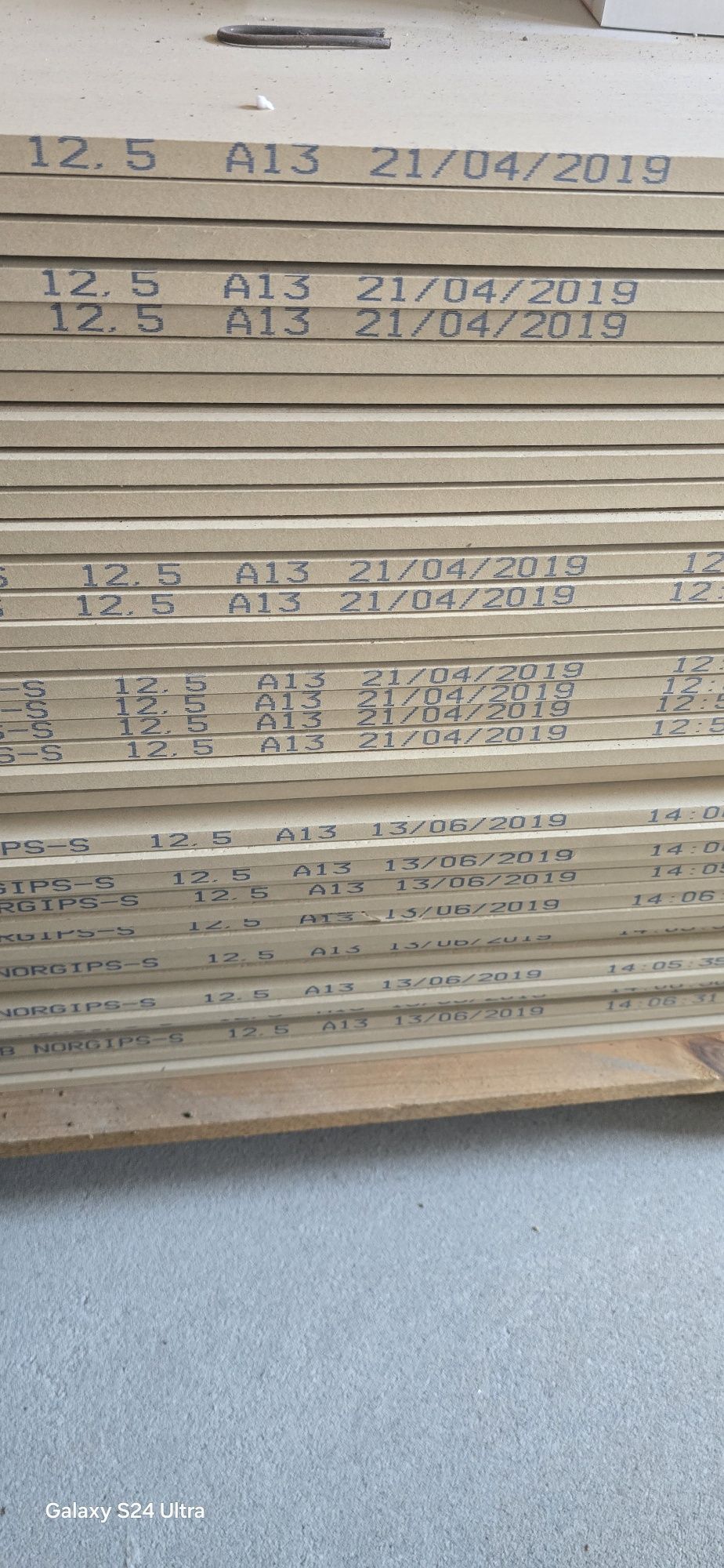 Parchet laminat 12 mm si placi rigips