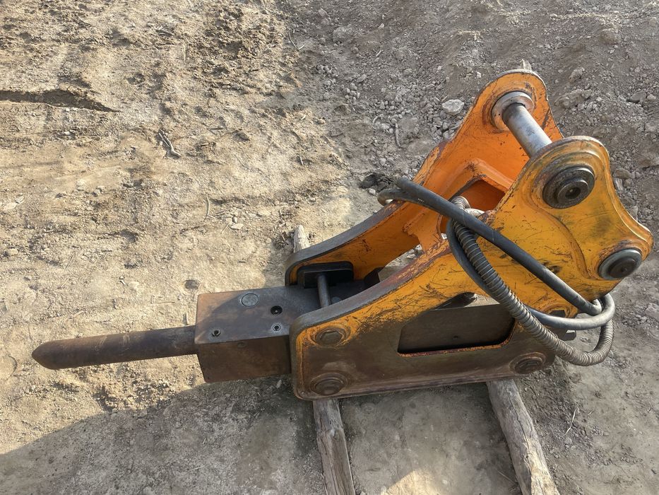 Отбойный молоток для гидравлического экскаватора!