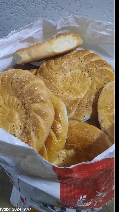 Qotgan non otborniy ichlariga jovob 50 kg  qoplaga solingan