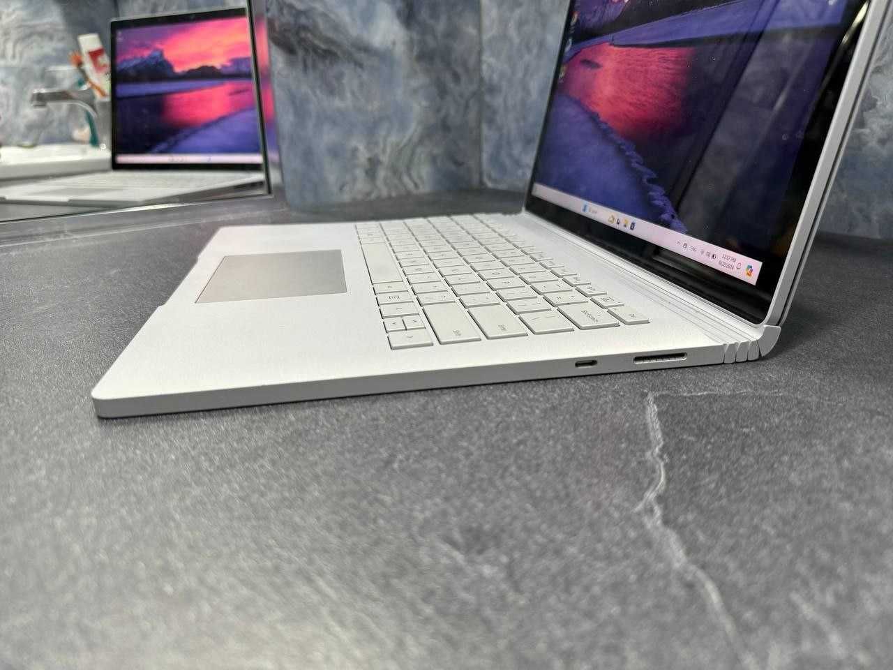 Microsoft Surface Book 3 /  i5 1035G7 / 8Gb/256Gb /  IPS / 3K