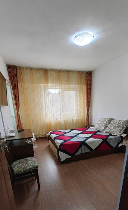 Închiriez garsoniera