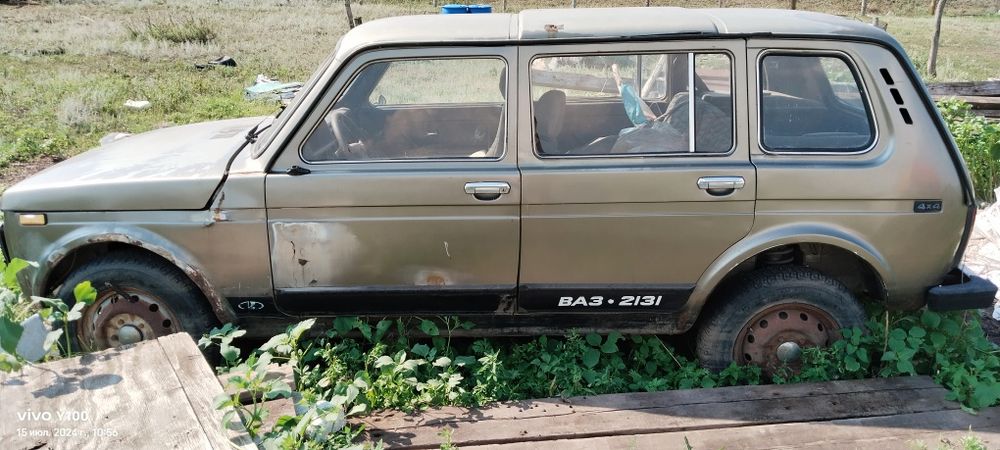 Продам ниву 2131 на запчасти