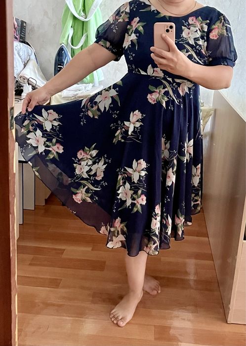 Продам платье, в отличном состоянии, одевала 2 раза, размер на 48-50