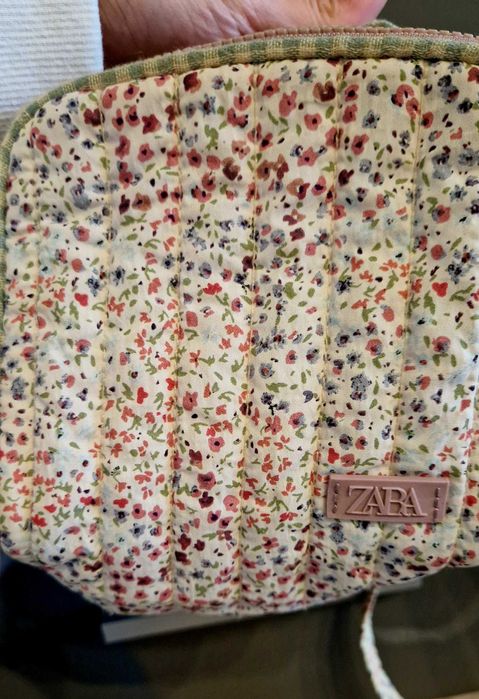 Малка чантичка Zara