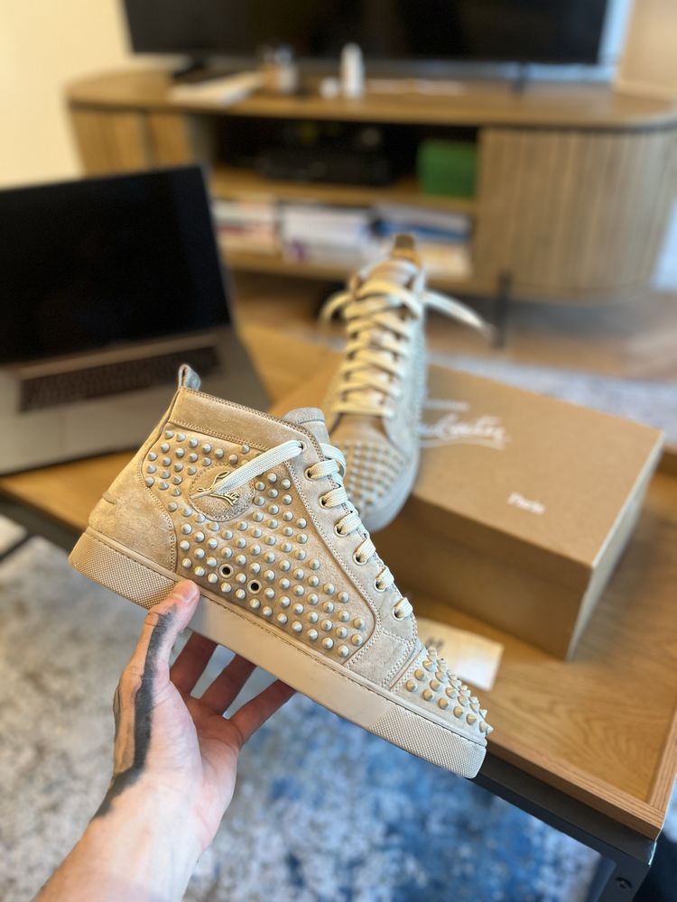 Louboutin spike flat