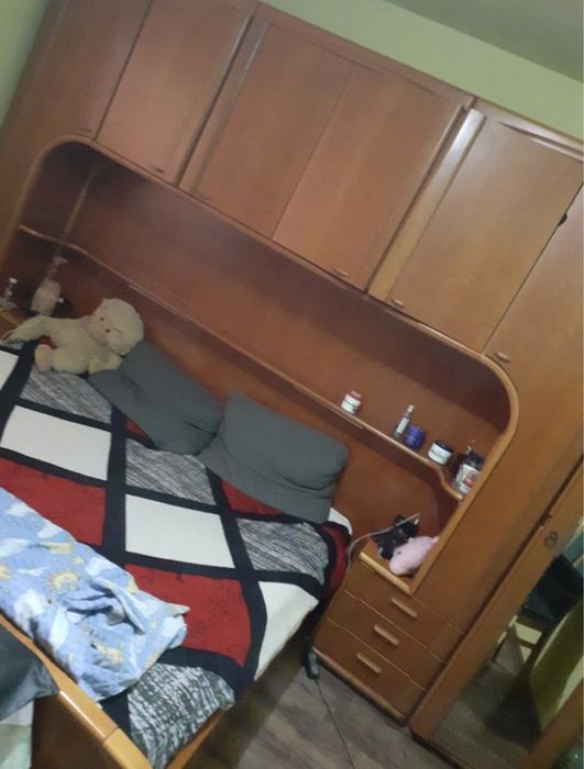 Dormitor cu pat complet cu dimensiune 3/90 pe 2/20