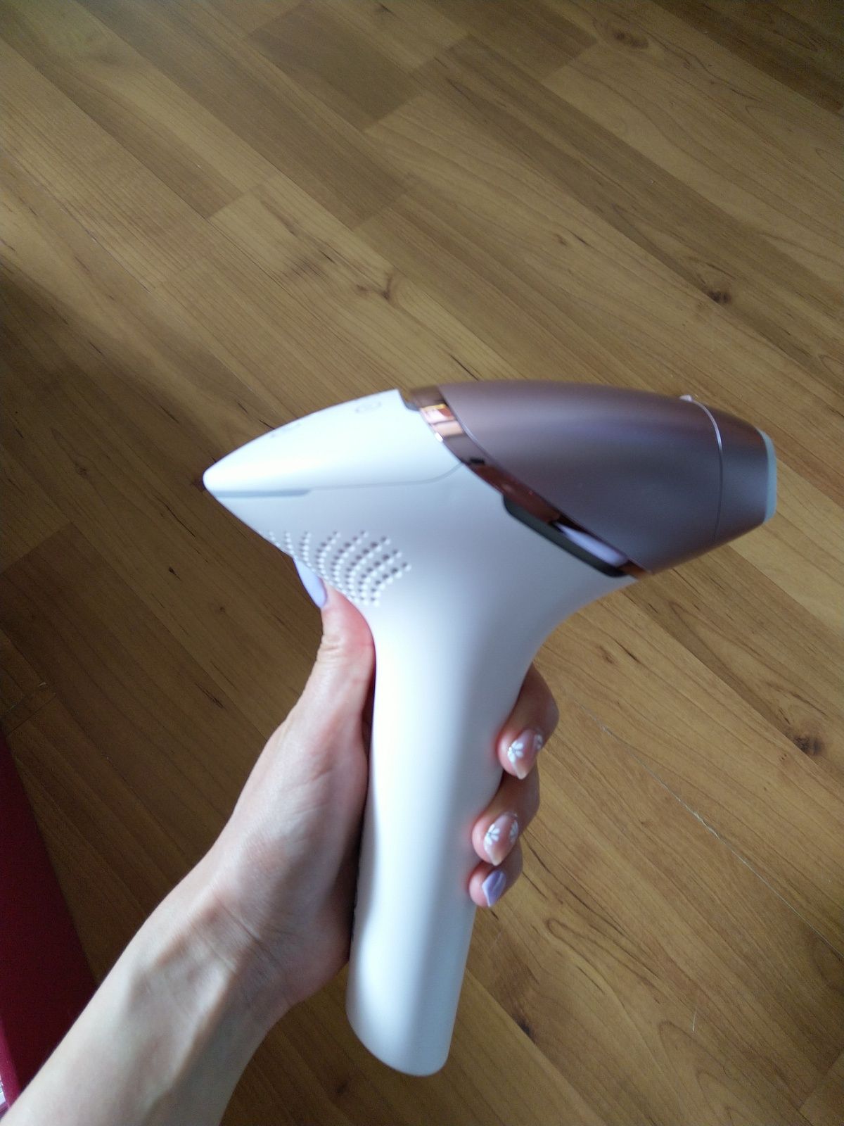 Фотоепилатор Philips Lumea BRI958