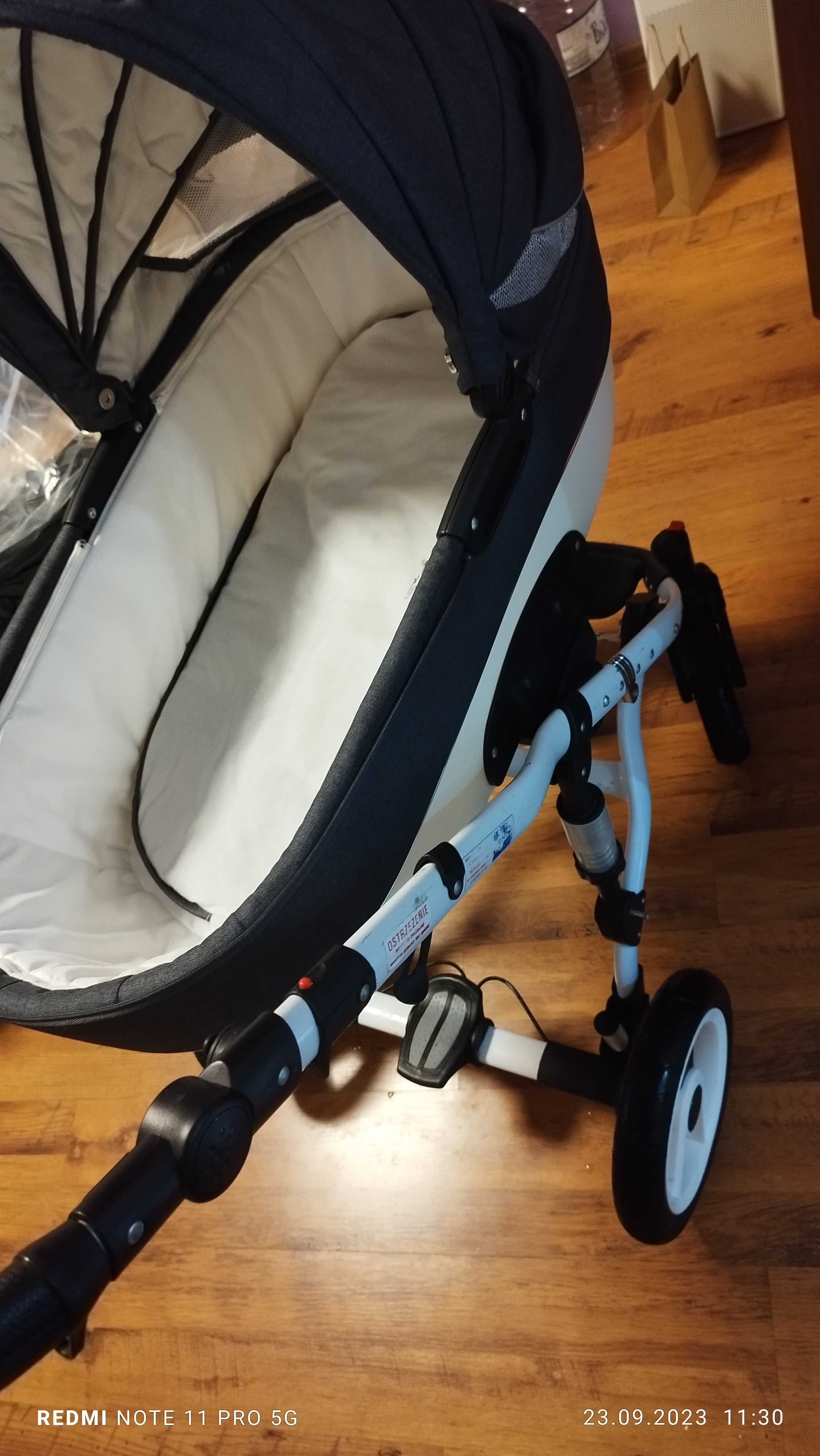 Бебешка количка с кош за новородено + летен кош /само лично предаване!