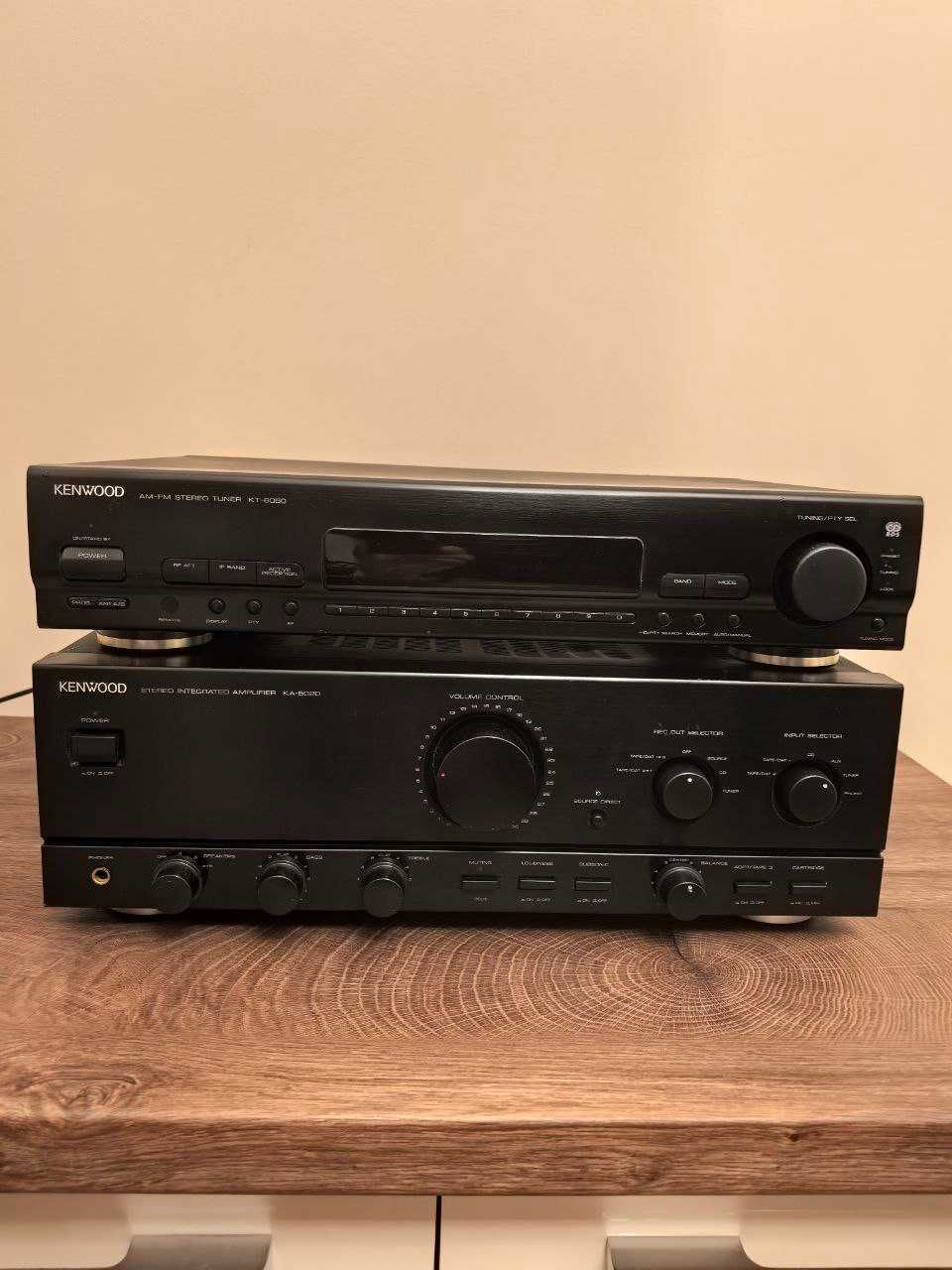 Kenwood KA-5020  (2 x 145 W)