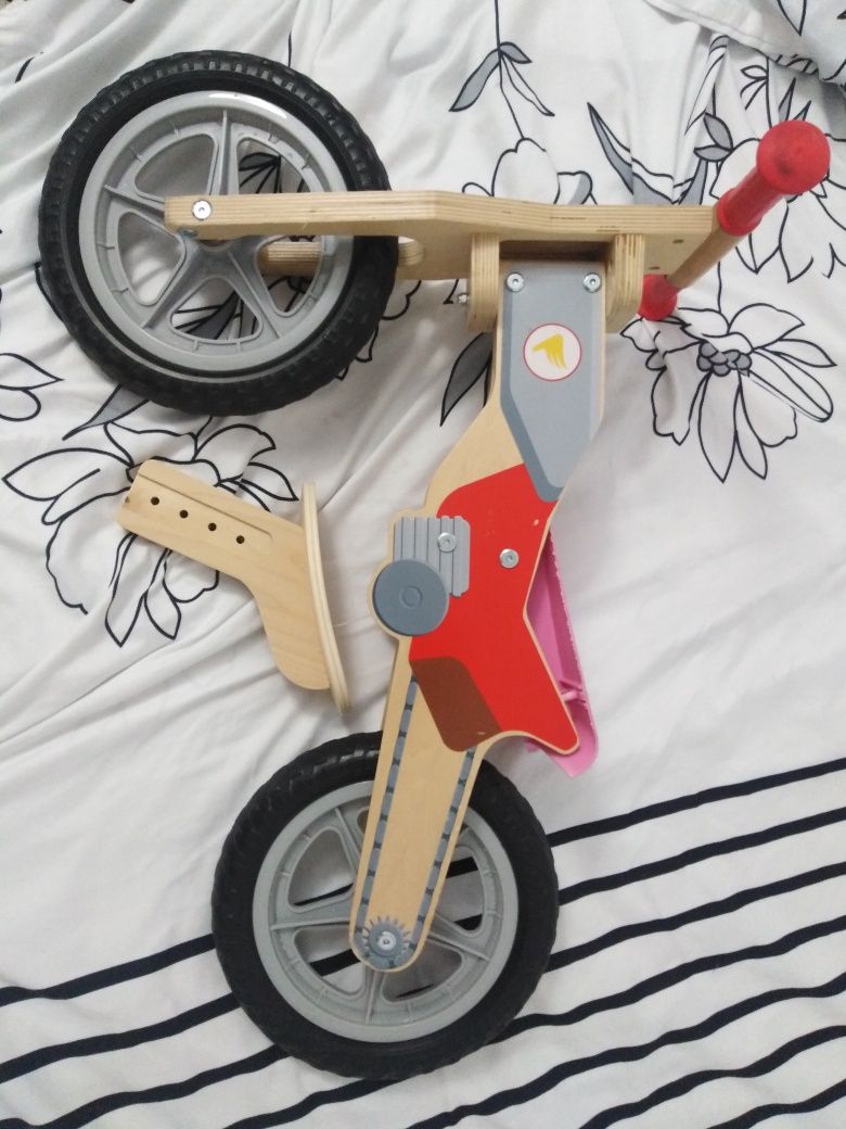 Bicicleta pentru copii din lemn