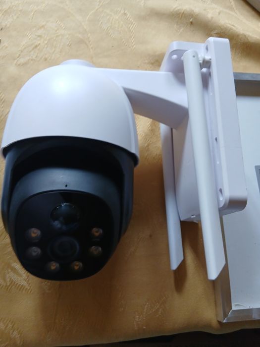 Camera de supraveghere cu panou solar,rotativa,,noua,, suport card/sim