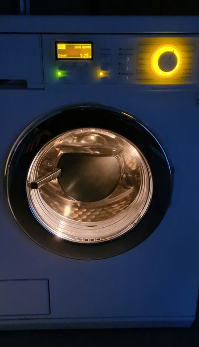 Комбинирана пералня със сушилня Miele WT 2670