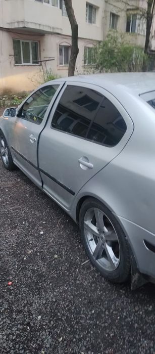 Vând skoda octavia 2