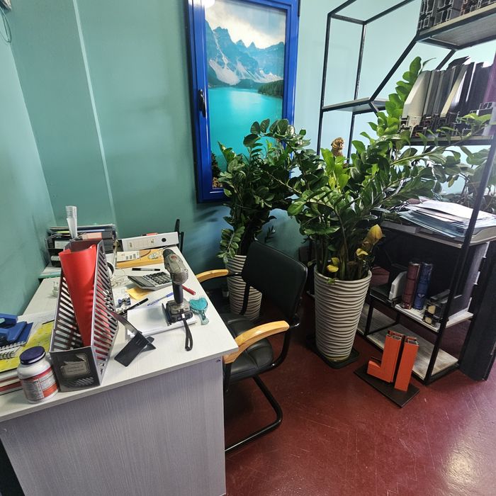 Сдам место в офисе в центре