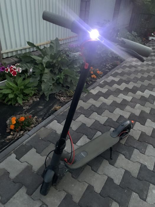 Отличный Электросамокат