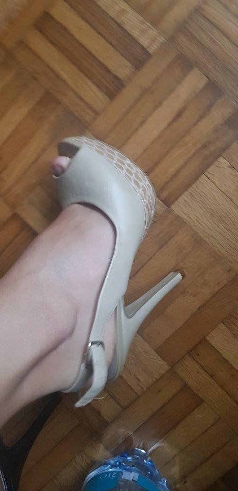 Pantofi eleganti cu toc