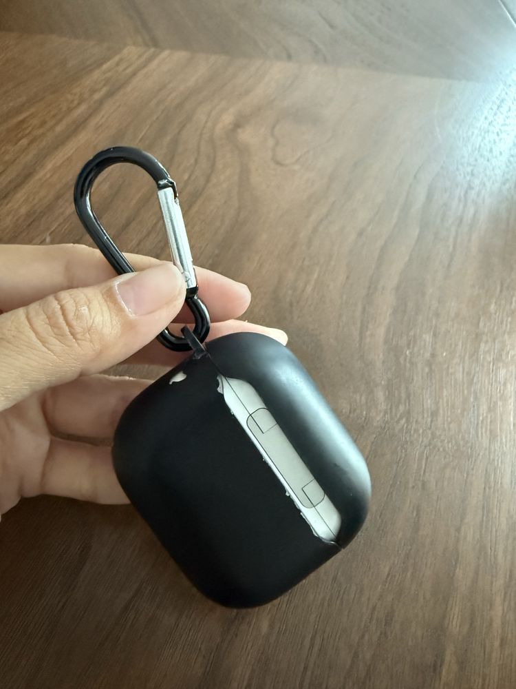 Продам кейс эйр подс 3 с чехлом