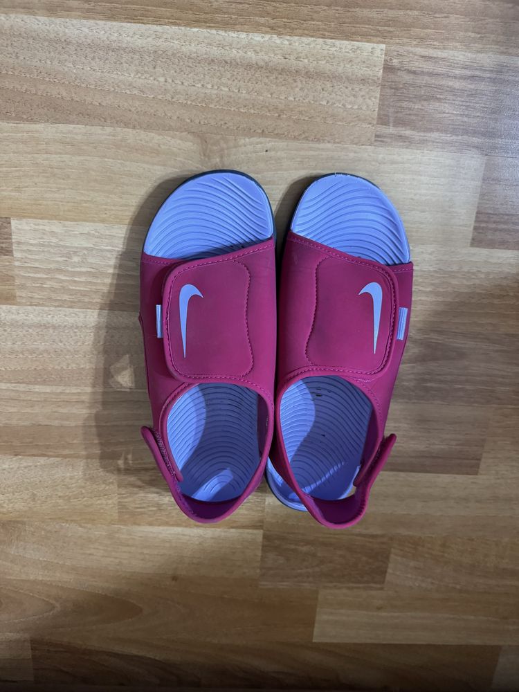 Nike сандали.