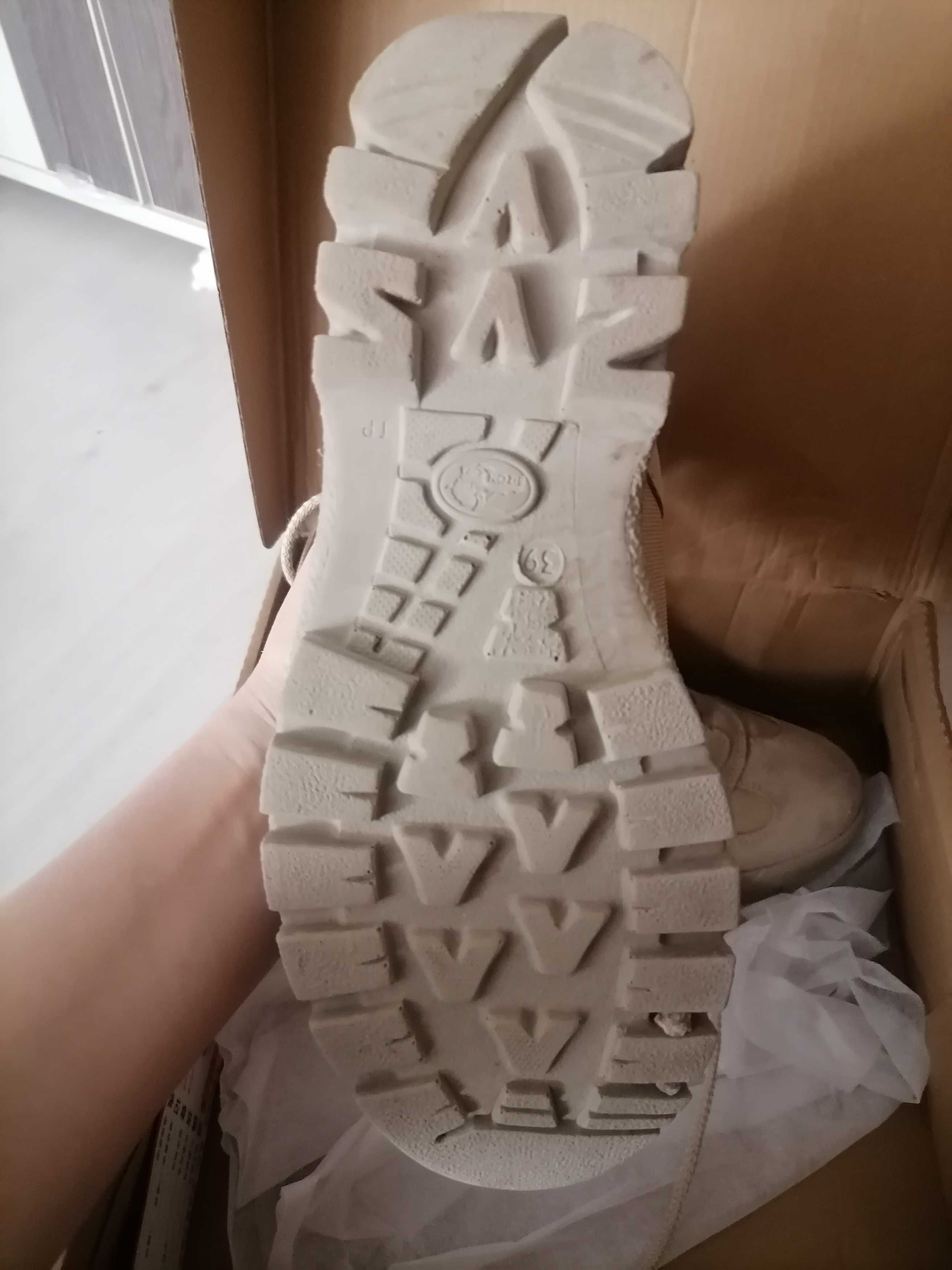 Продам берцы рыжие
