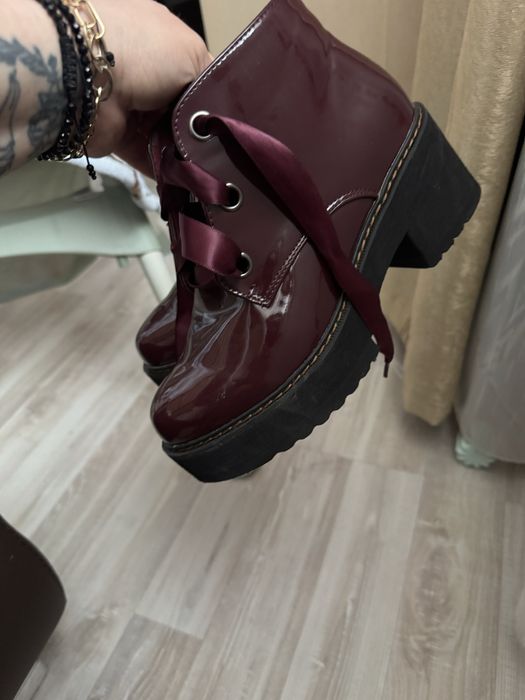 Ghete dama de lac culoare deosebita