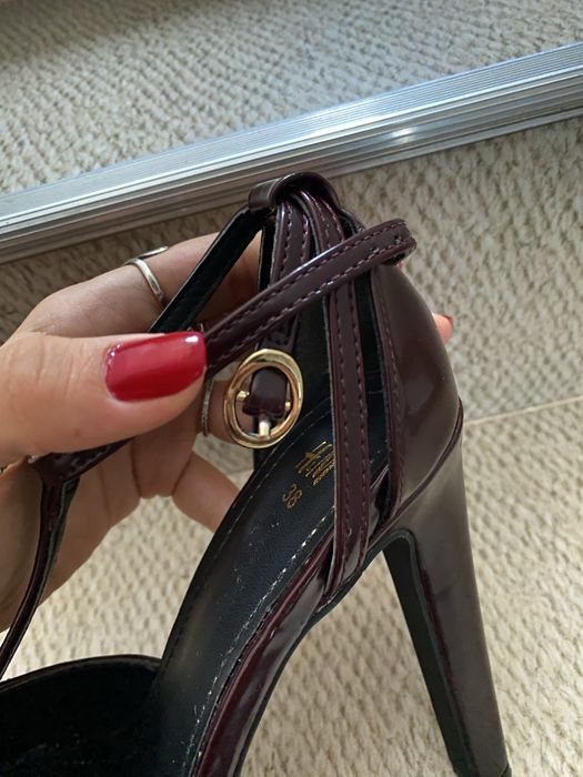 Vand pantofi cu toc / platforma CA NOI