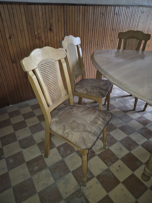 Vănd masă cu 6 scaune