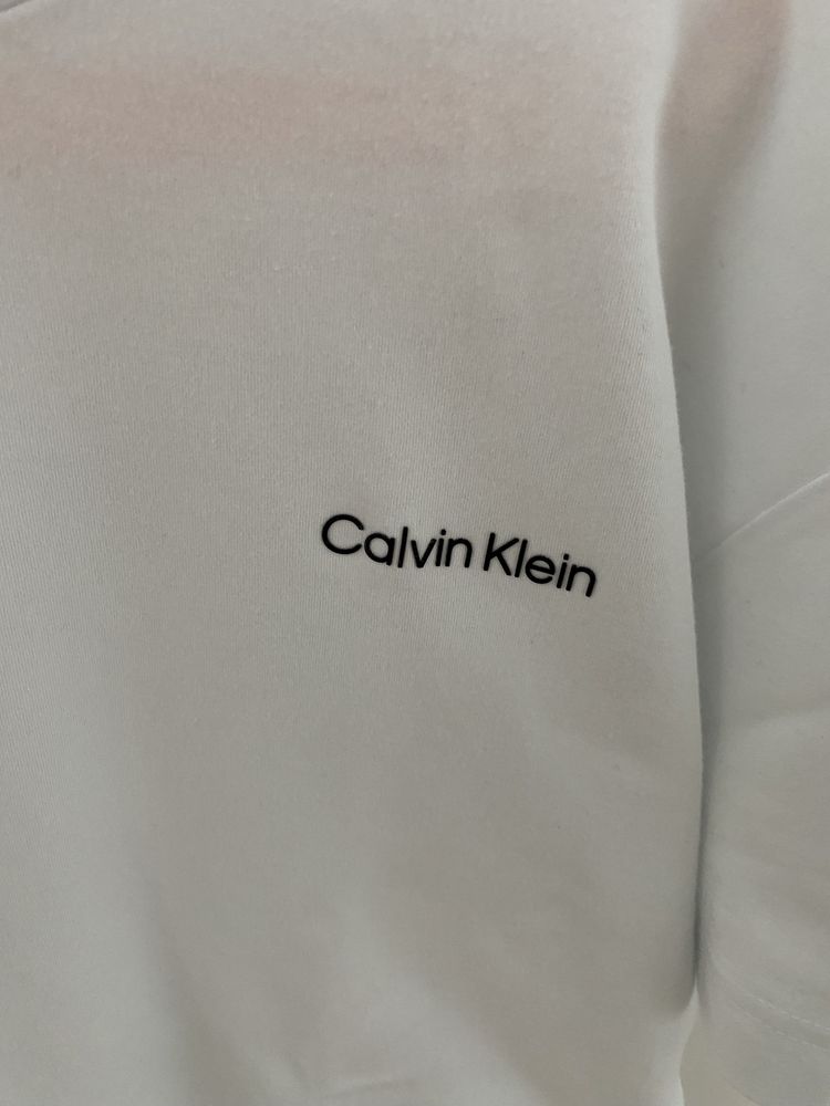 Tricou Calvin Klein !!