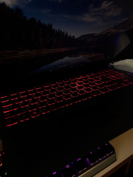 Геймърски Лаптоп Lenovo Legion Y7000 PG0 i5-9300HF; GTX 1650; 32GB RAM