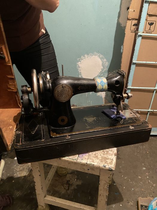 Продам швейную машинку