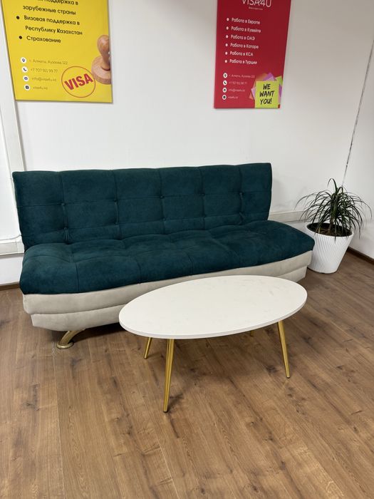 Диван, столы, стулья