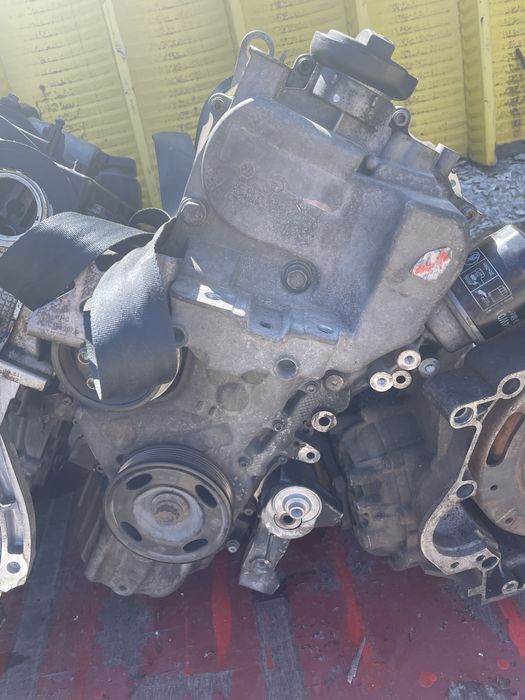 Двигател за пасат б6 1,4tsi