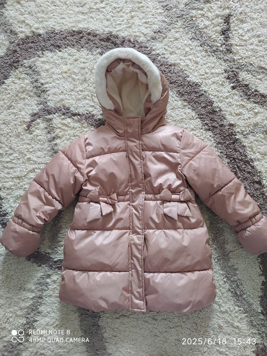 Детская куртка/пальто на девочку 4-5 лет