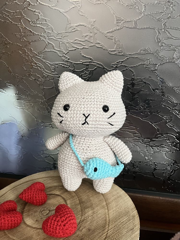 Коте плетена играчка